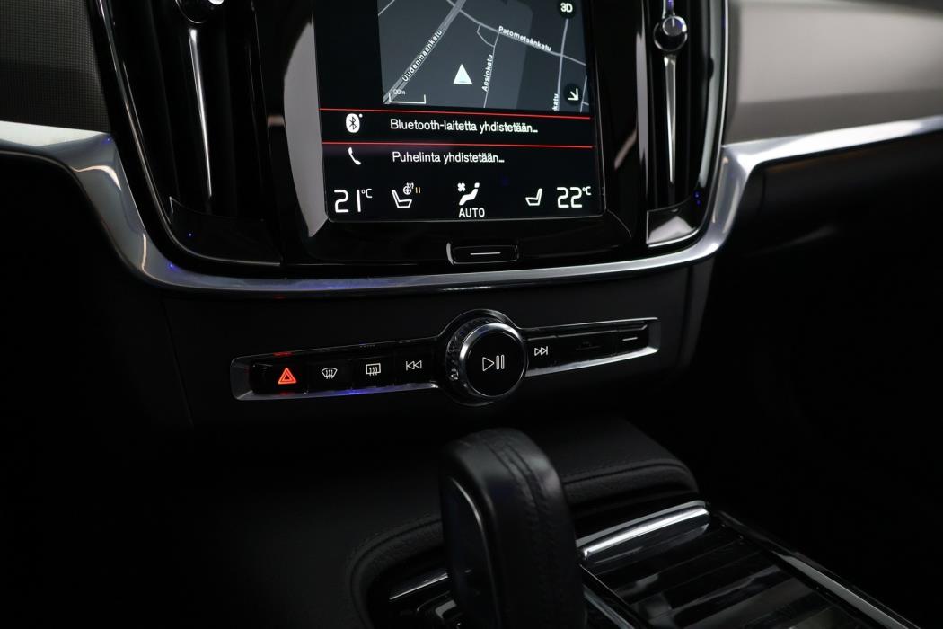 VOLVO V90 2021