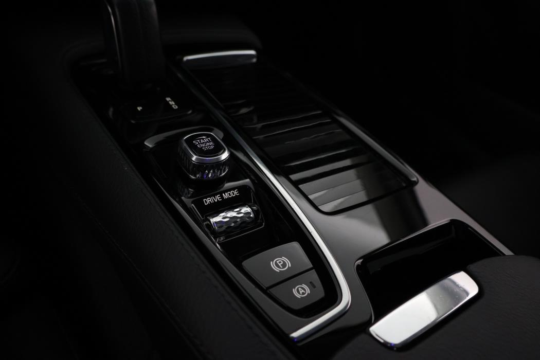 VOLVO V90 2021