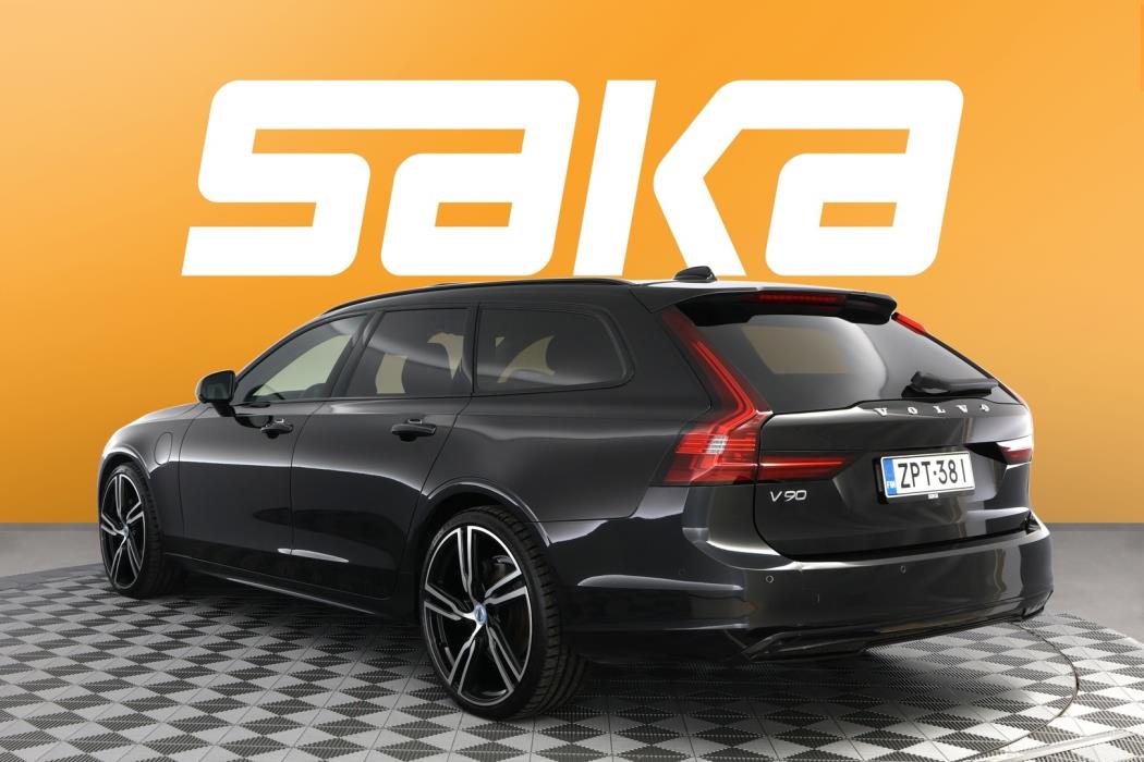 VOLVO V90 2021