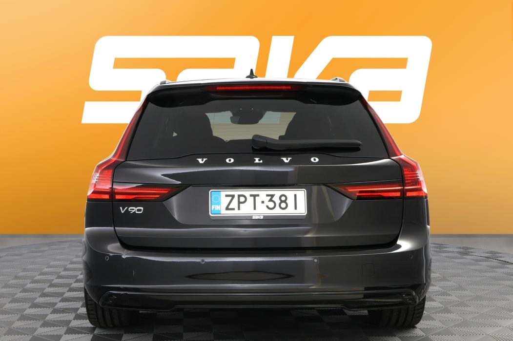 VOLVO V90 2021