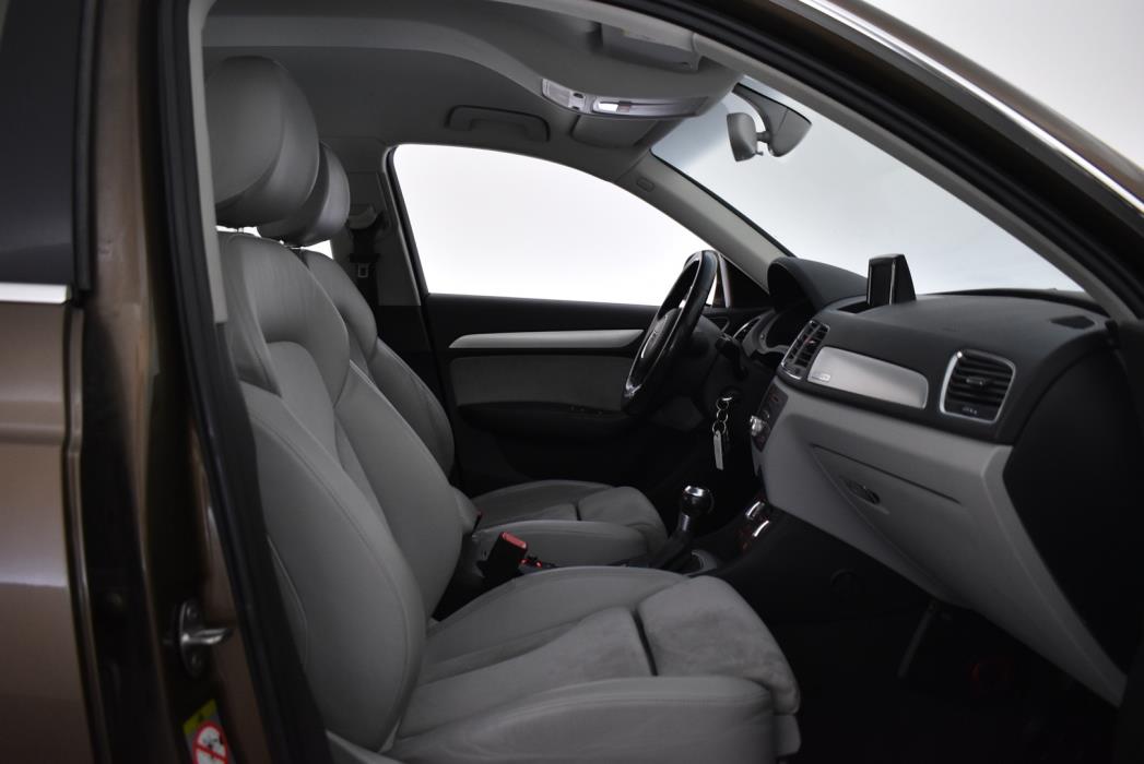AUDI Q3 2012
