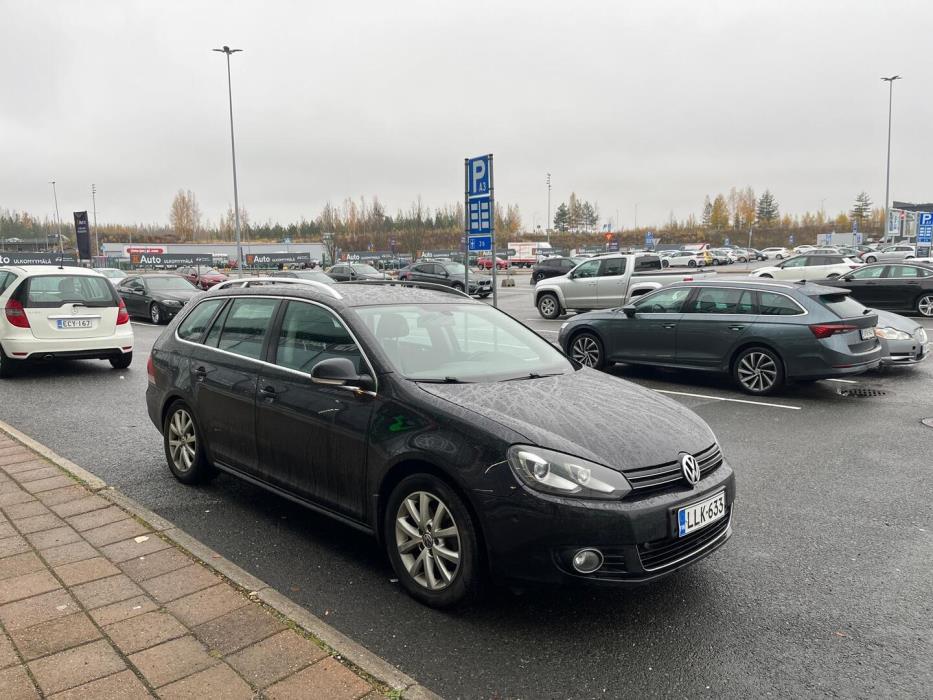 VOLKSWAGEN Golf 2010