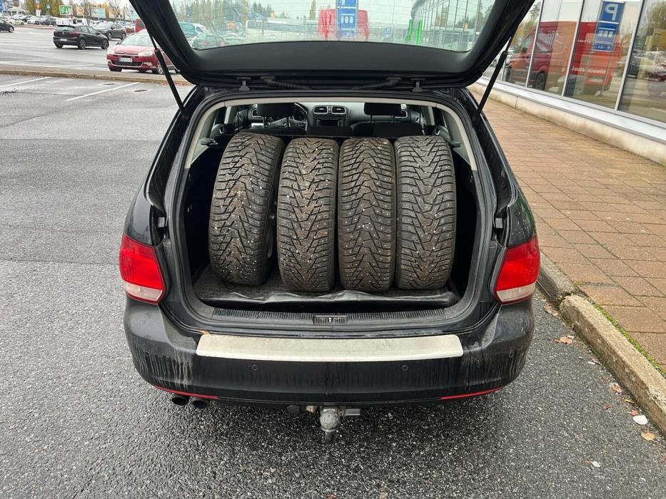 VOLKSWAGEN Golf 2010