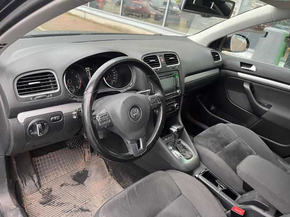VOLKSWAGEN Golf 2010