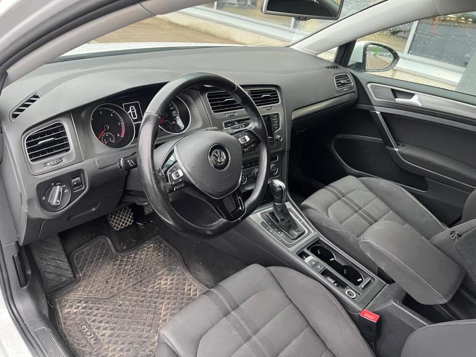 VOLKSWAGEN Golf 2014