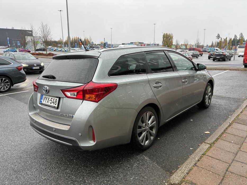 TOYOTA Auris 2013