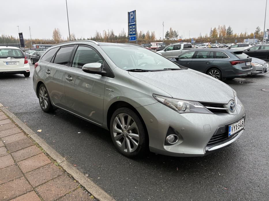 TOYOTA Auris 2013