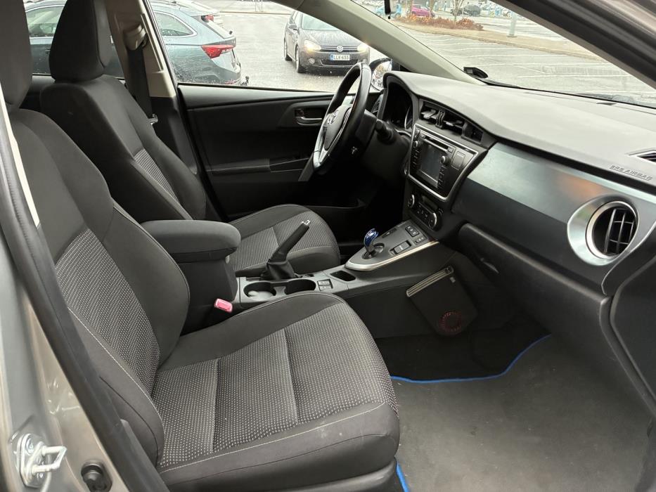 TOYOTA Auris 2013