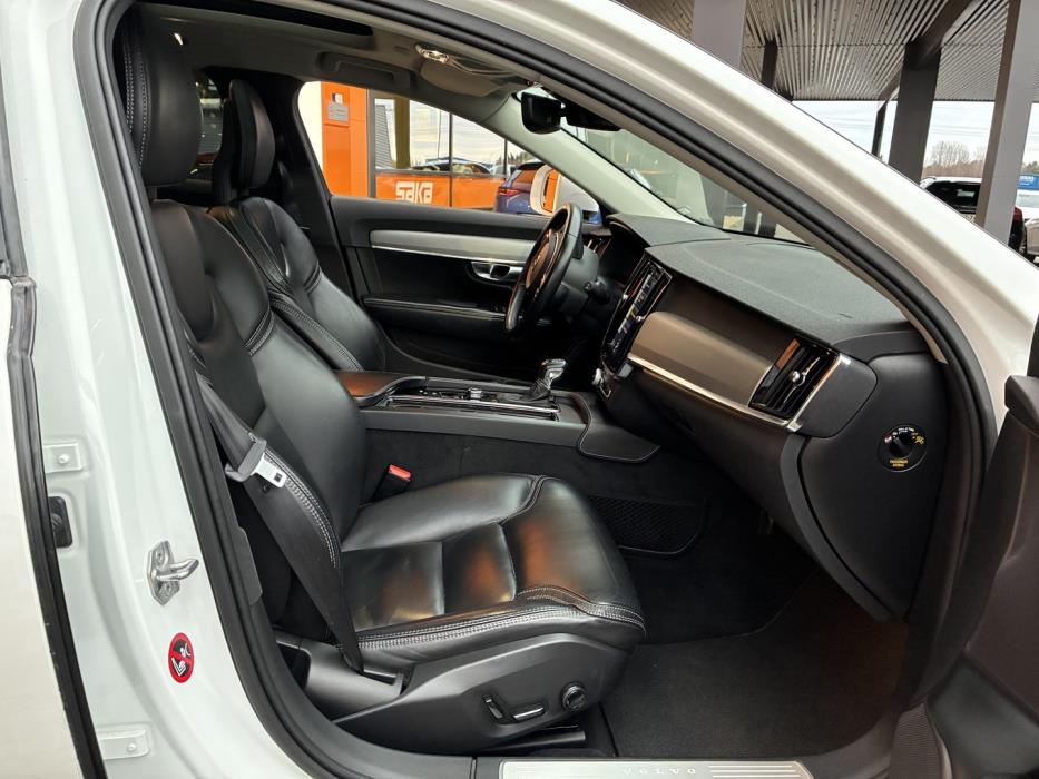 VOLVO V90 Cross Country 2018