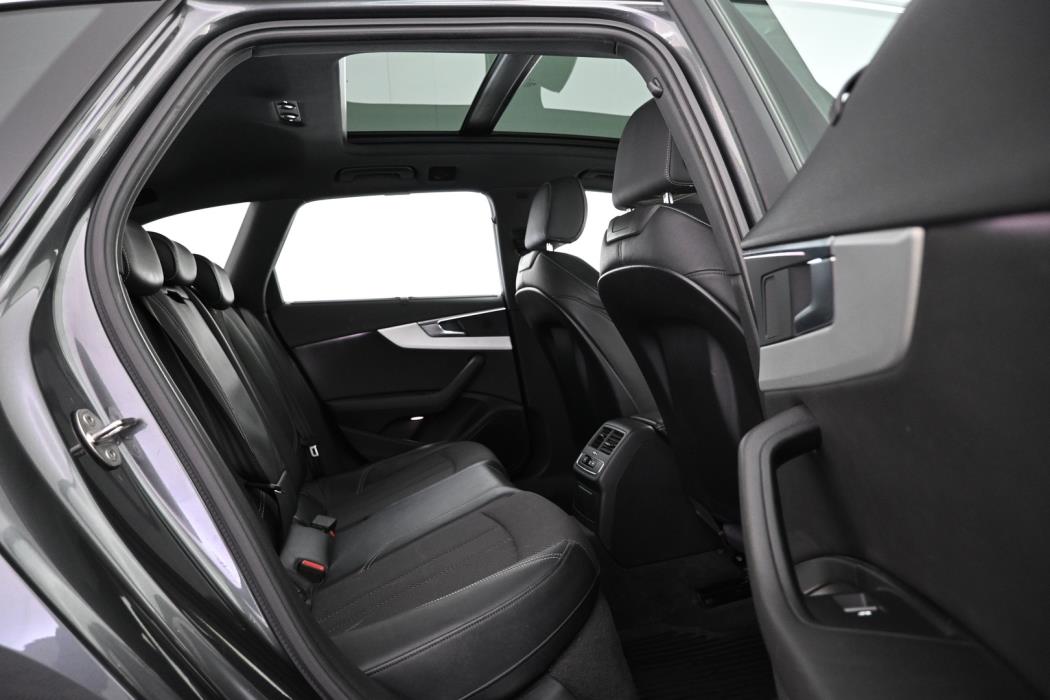 AUDI A4 2017