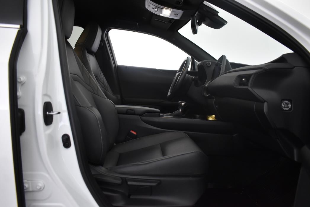 LEXUS UX 2022