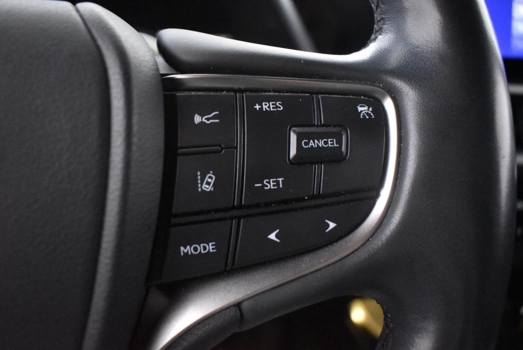 LEXUS UX 2022
