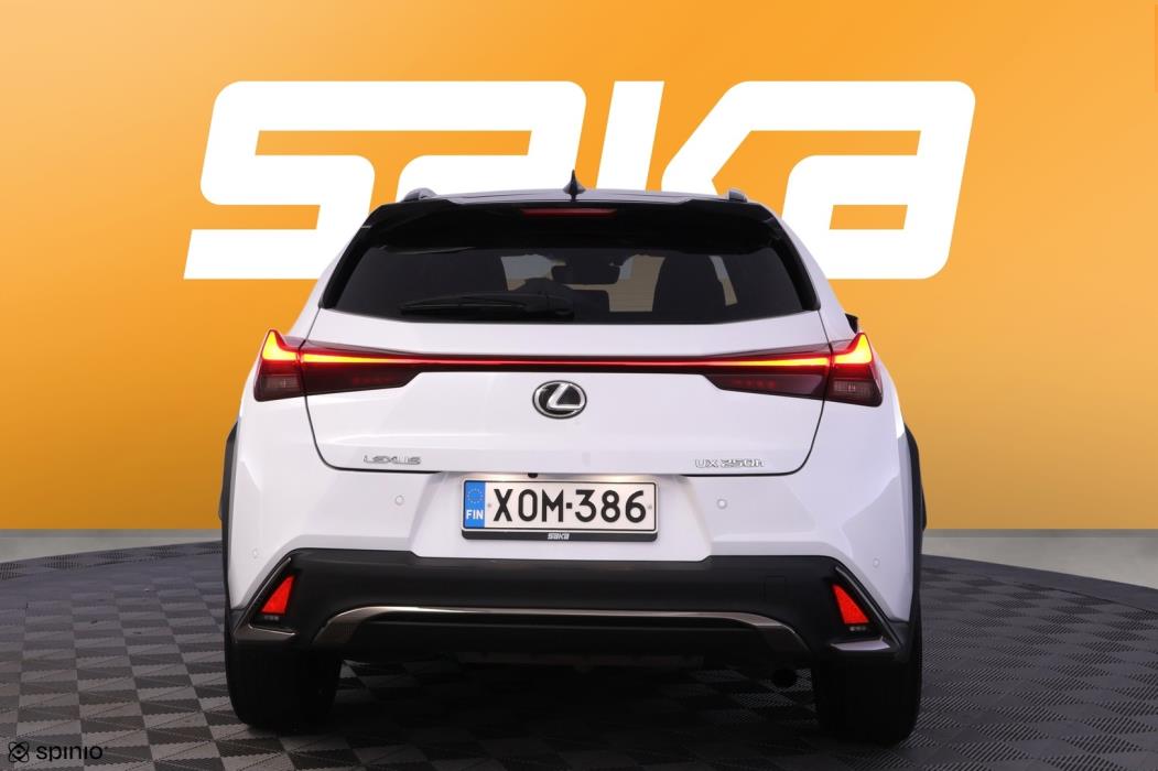LEXUS UX 2022