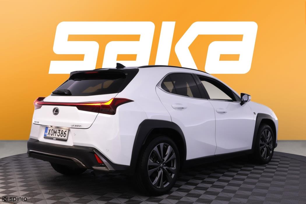 LEXUS UX 2022