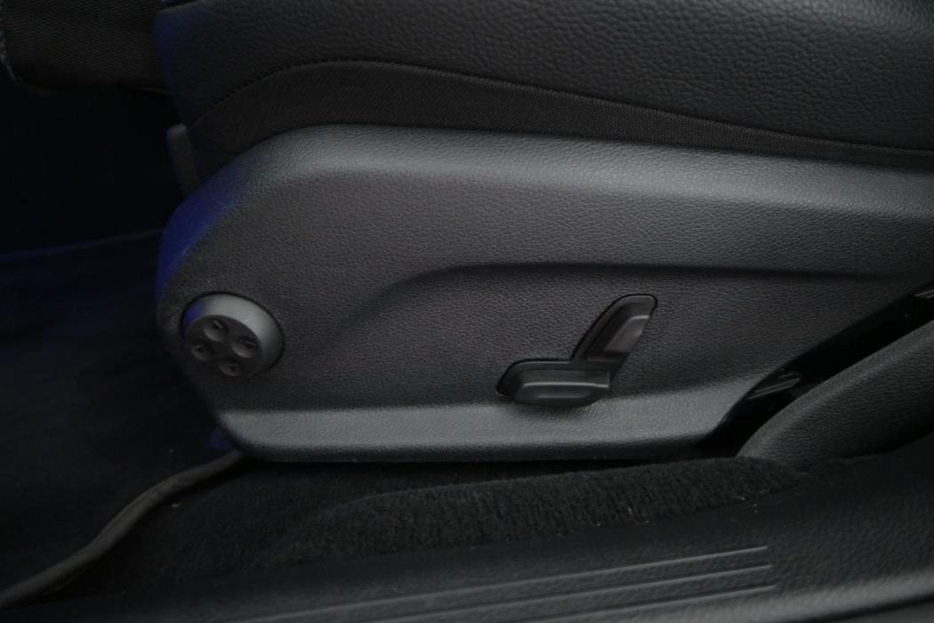 MERCEDES-BENZ E 2019