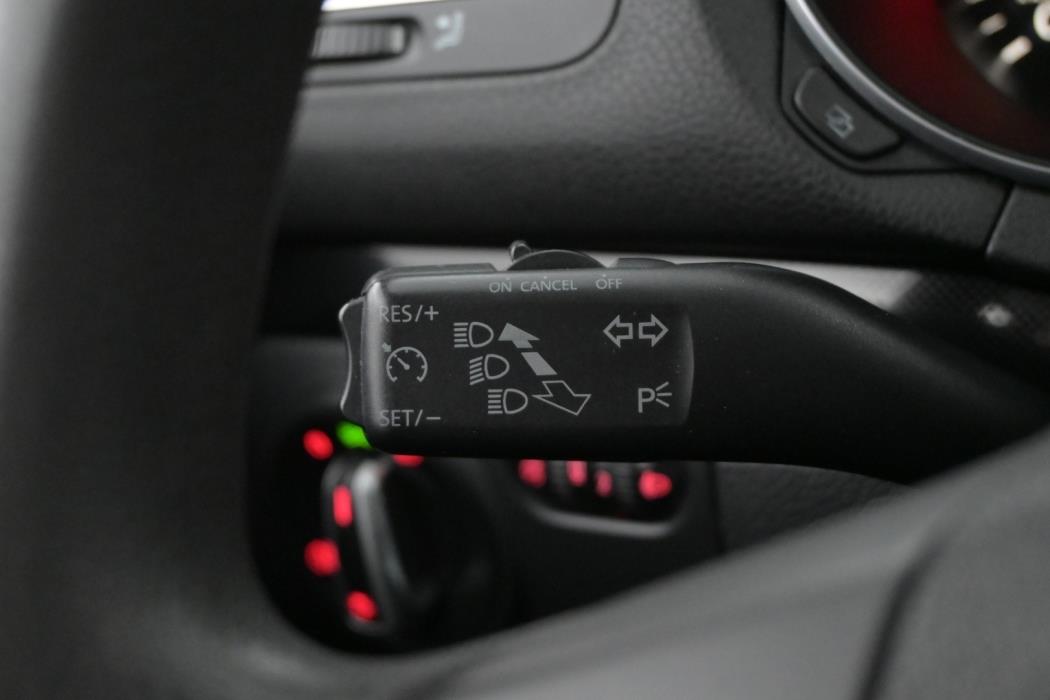 VOLKSWAGEN Golf 2009