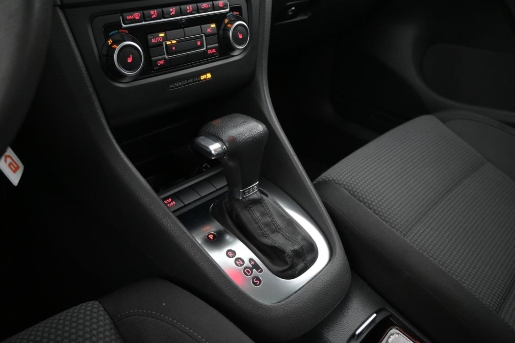VOLKSWAGEN Golf 2009