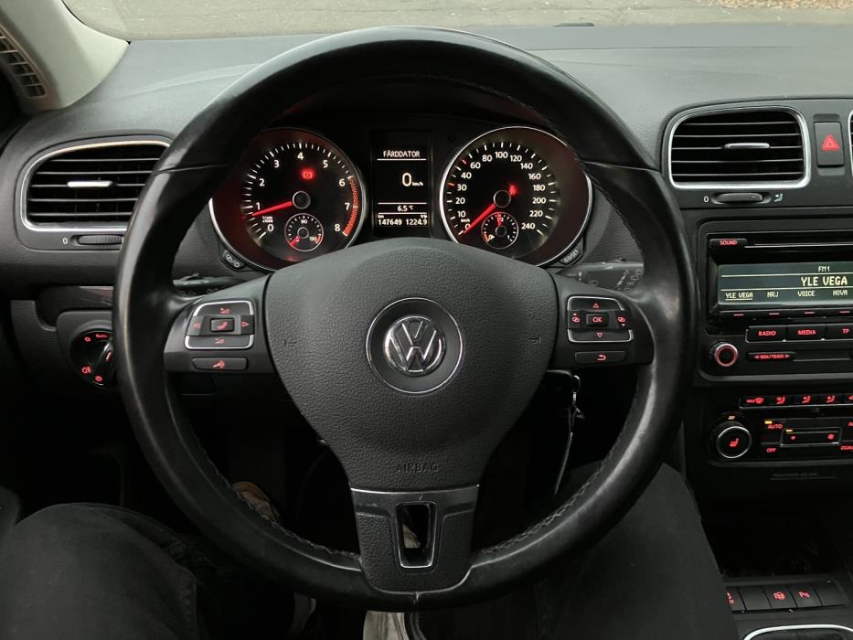 VOLKSWAGEN Golf 2013