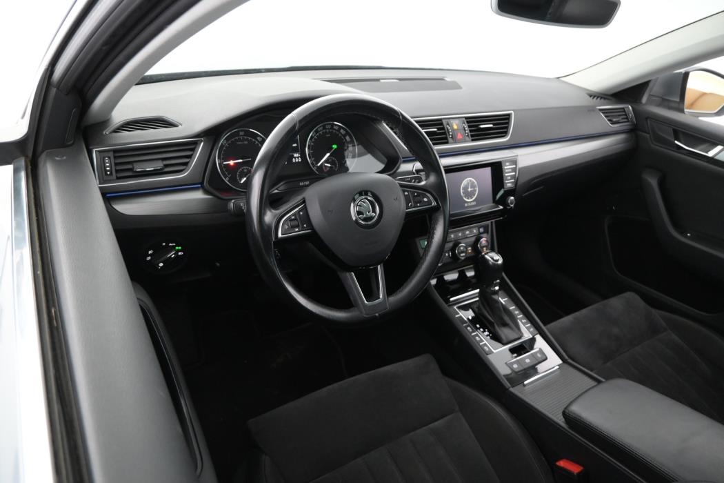 SKODA Superb 2016