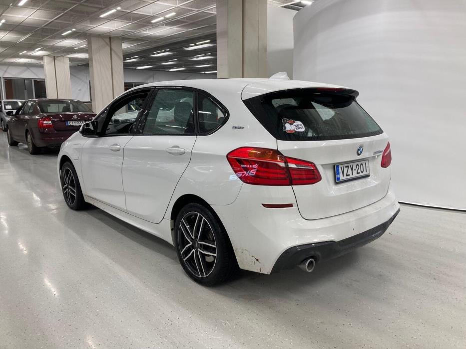 BMW 225 2019