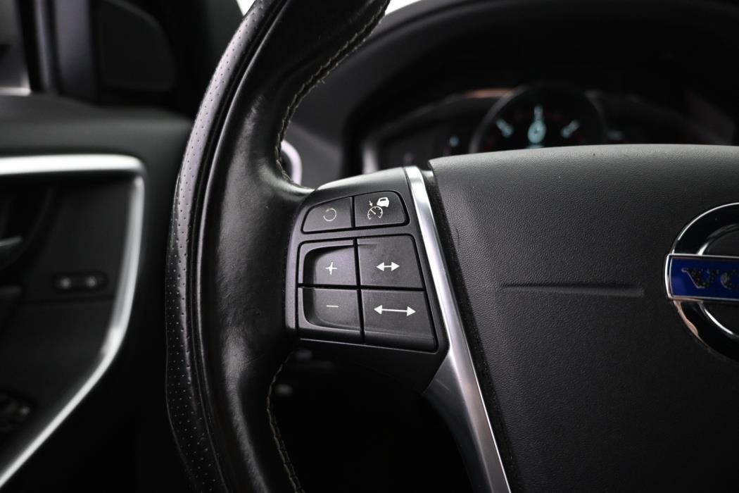 VOLVO XC60 2016