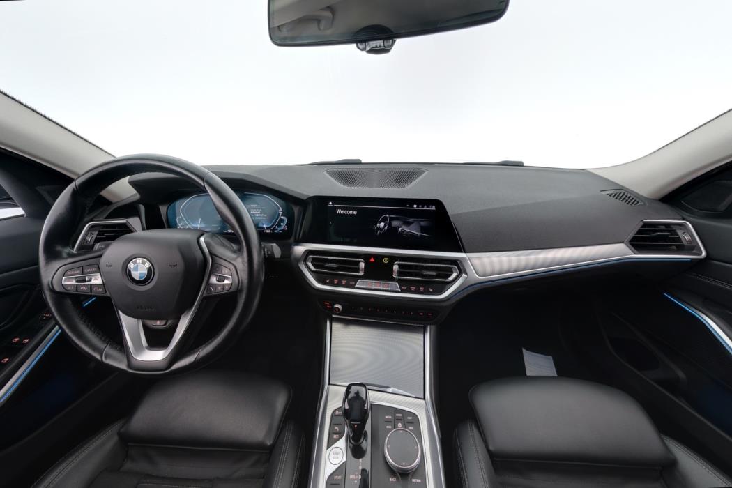 BMW 330 2021