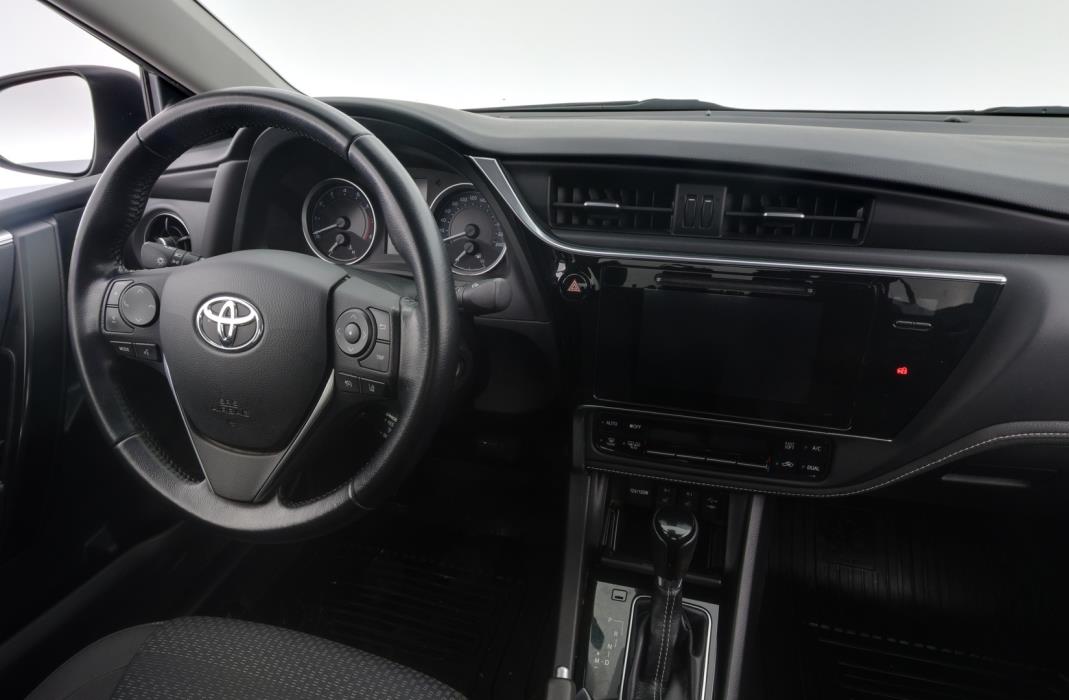 TOYOTA Corolla 2018