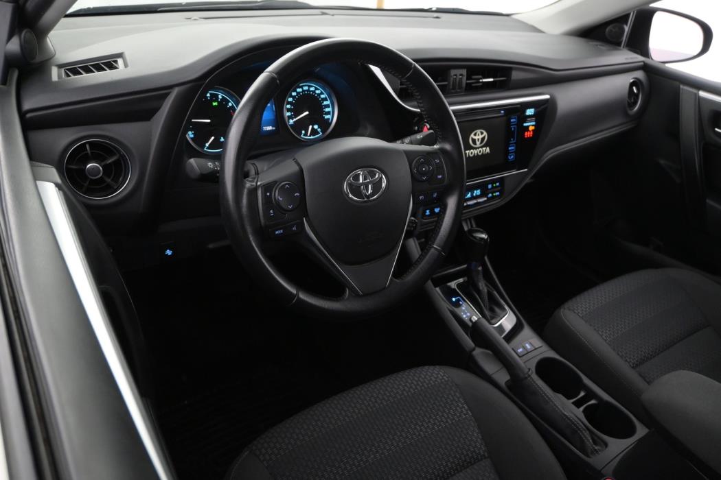 TOYOTA Corolla 2018