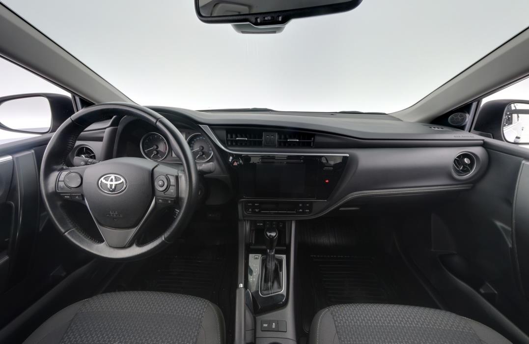 TOYOTA Corolla 2018