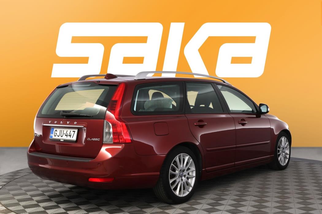 VOLVO V50 2011