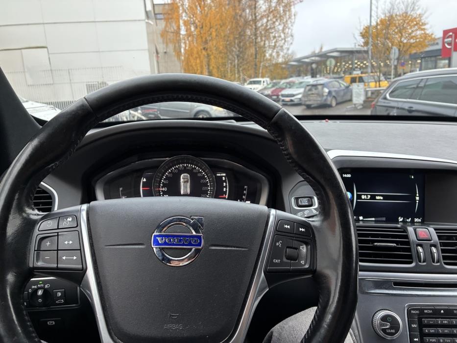 VOLVO XC60 2017