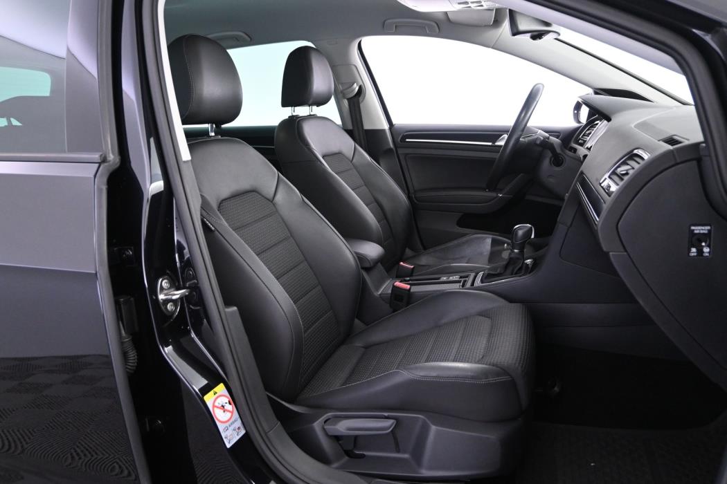 VOLKSWAGEN Golf 2014