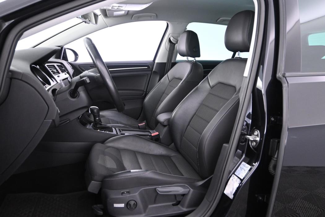 VOLKSWAGEN Golf 2014