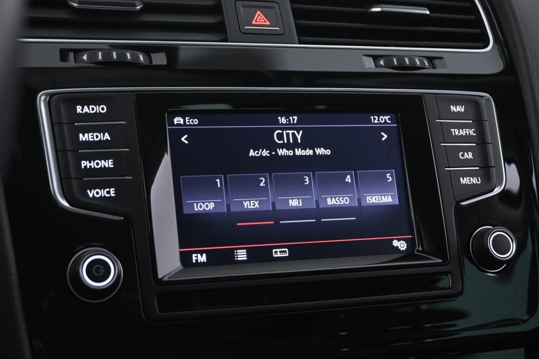 VOLKSWAGEN Golf 2014