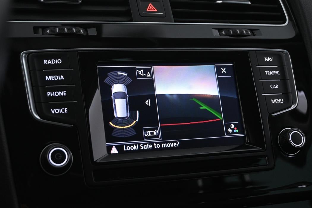 VOLKSWAGEN Golf 2014