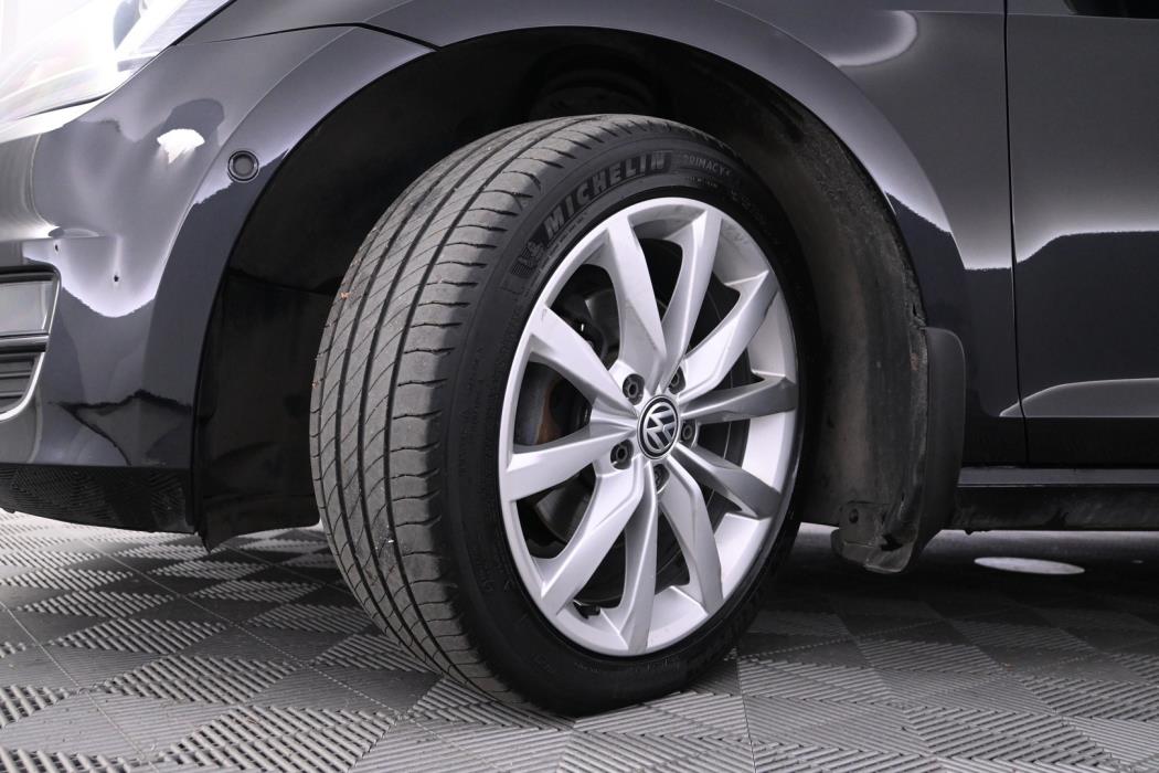 VOLKSWAGEN Golf 2014