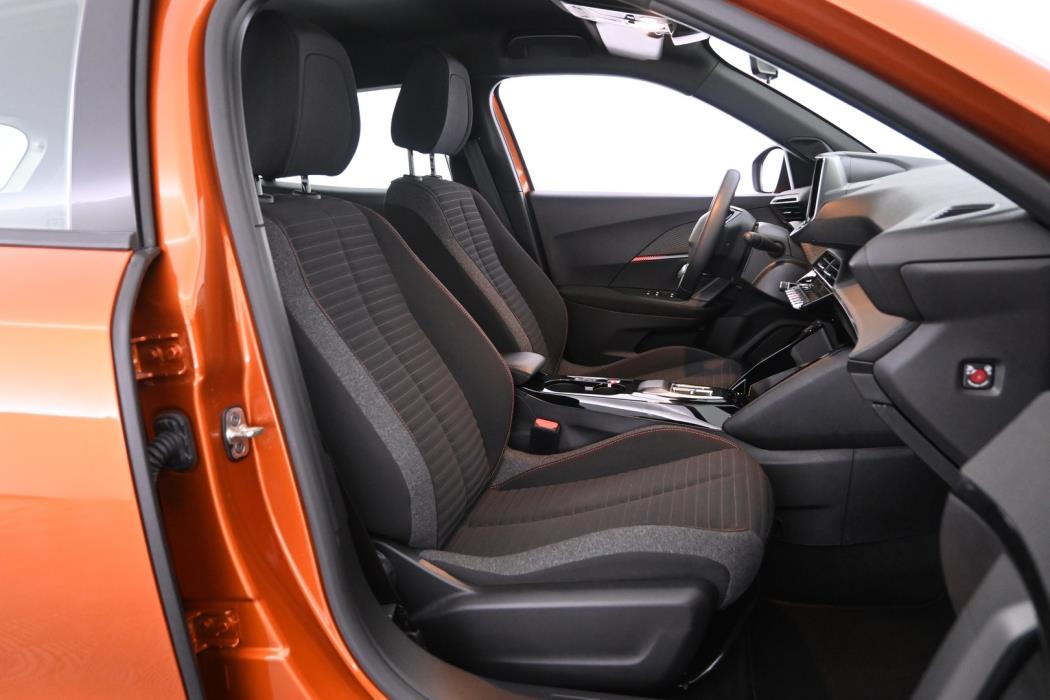 PEUGEOT e-2008 2023