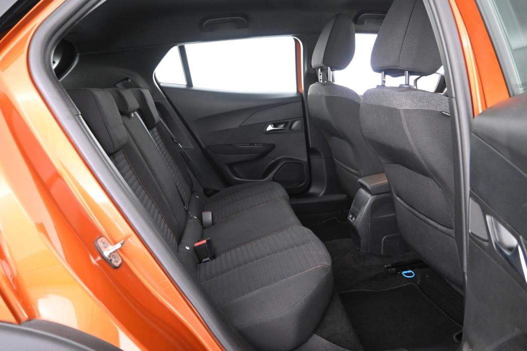 PEUGEOT e-2008 2023