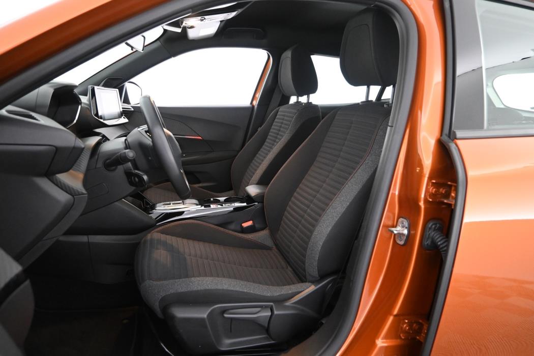 PEUGEOT e-2008 2023