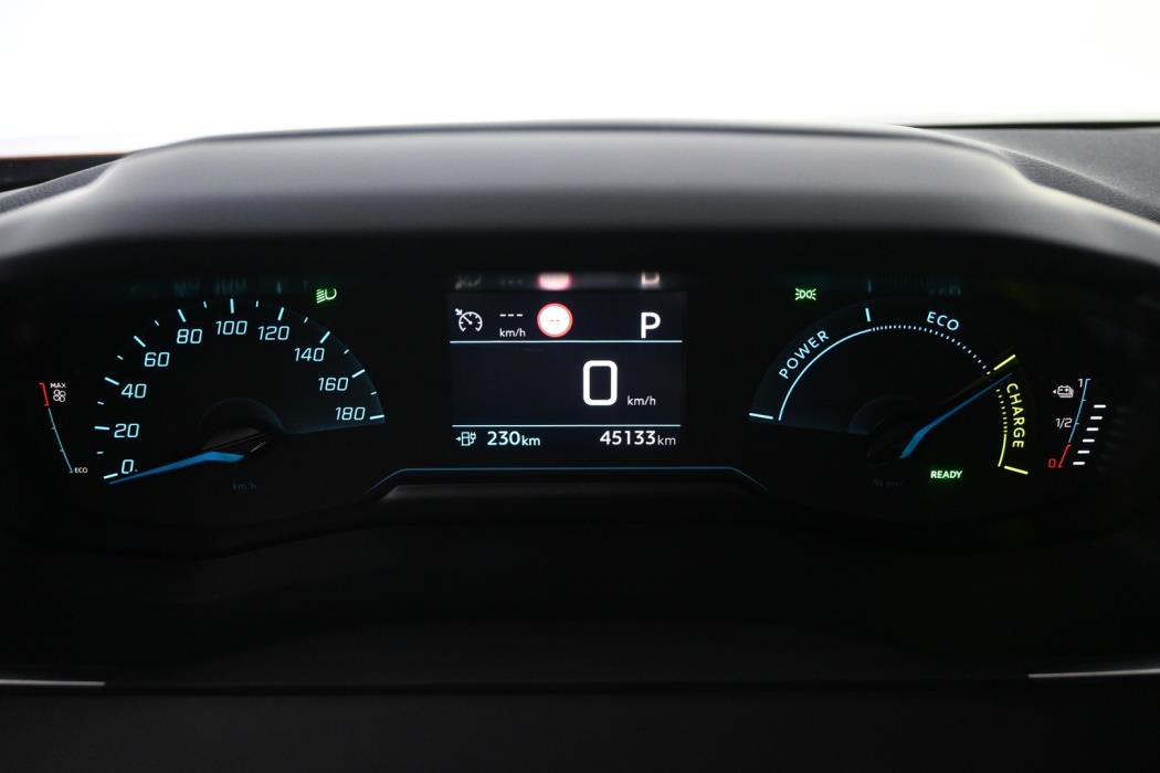PEUGEOT e-2008 2023
