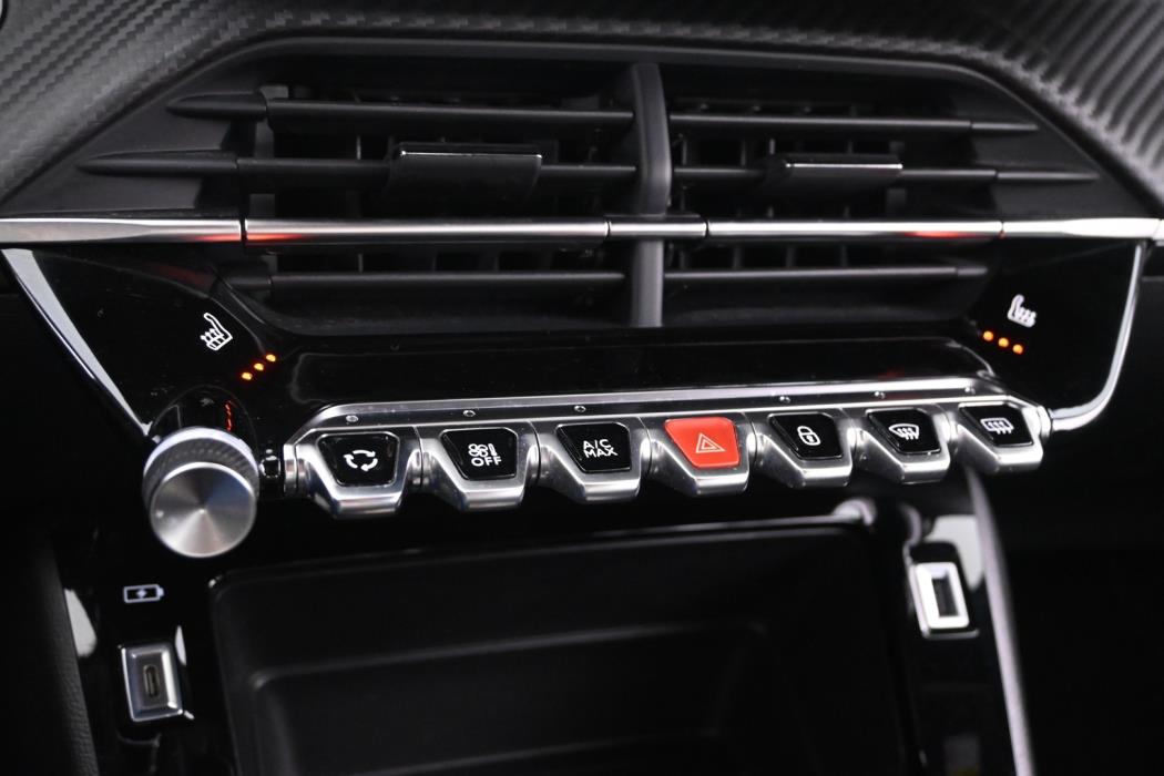 PEUGEOT e-2008 2023