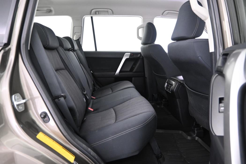 TOYOTA Land Cruiser 2016