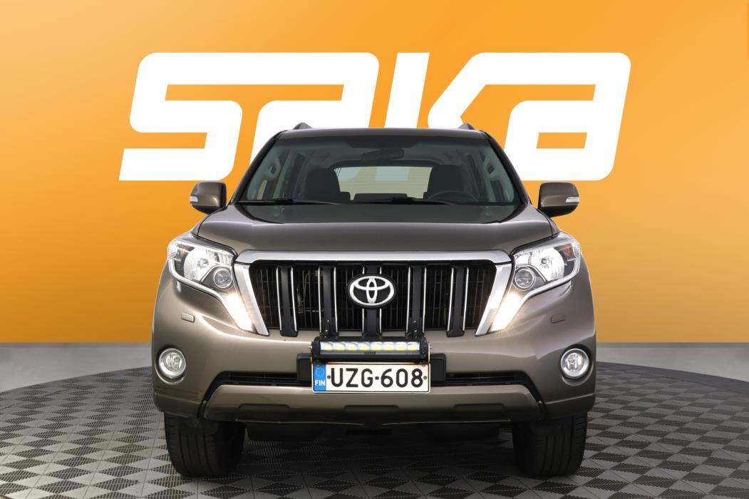 TOYOTA Land Cruiser 2016