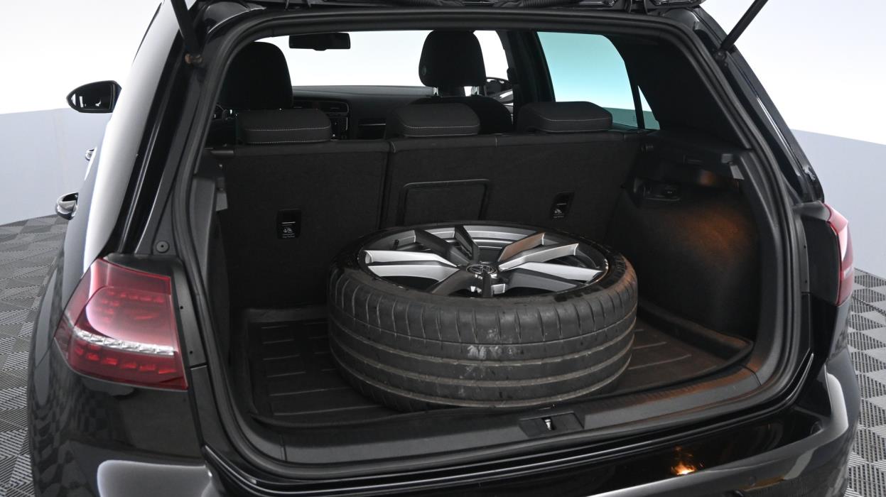 VOLKSWAGEN Golf 2015