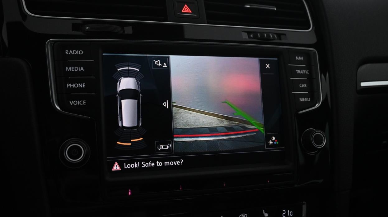 VOLKSWAGEN Golf 2015