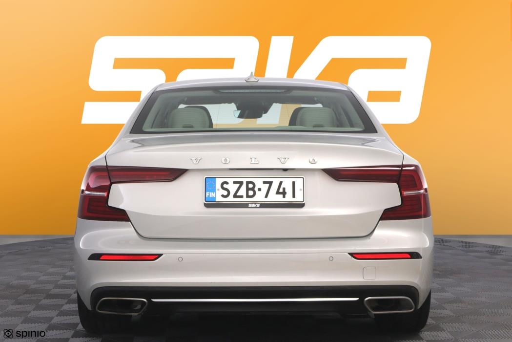 VOLVO S60 2022