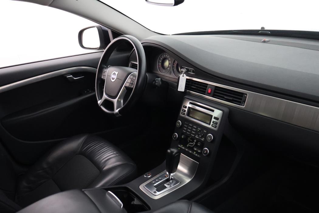 VOLVO V70 2010