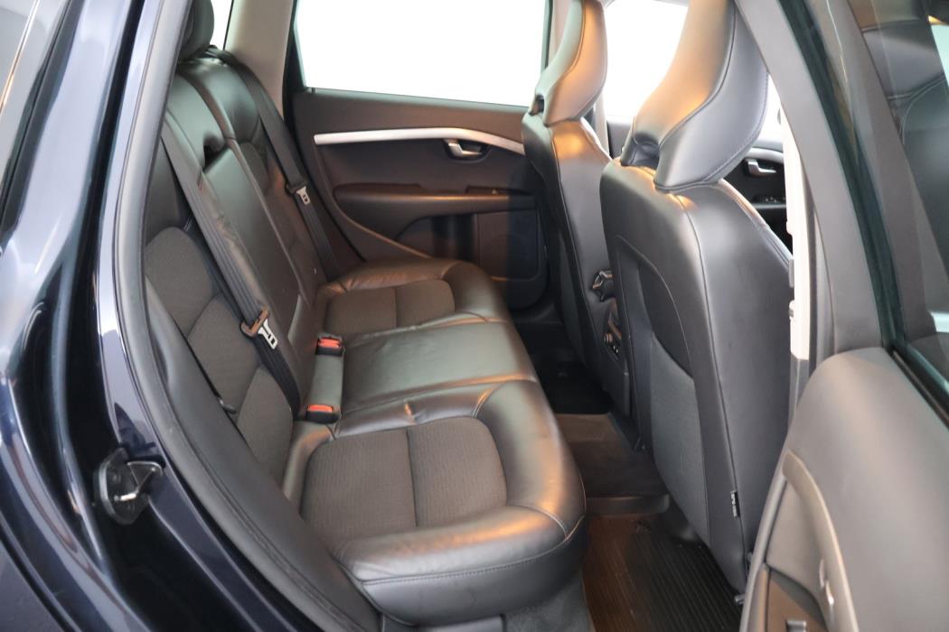 VOLVO V70 2010