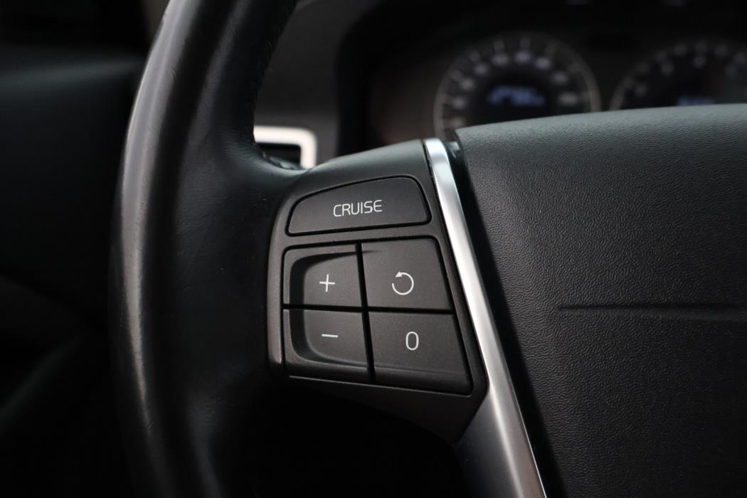 VOLVO V70 2010