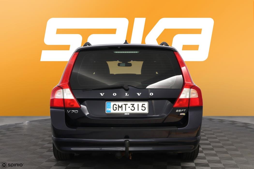 VOLVO V70 2010